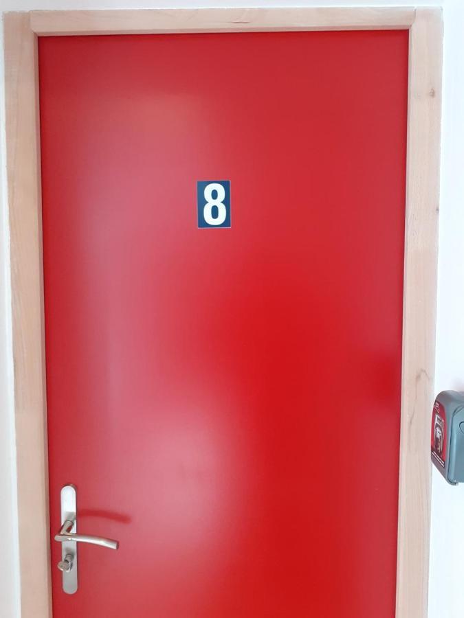 08 - Tres Joli Studio Tout Equipe Avec Parking Privatif Gratuit, Grand Fourgon Possible, Tout Le Linge De Maison Est Fourni Razac-sur-lʼIsle Exterior foto