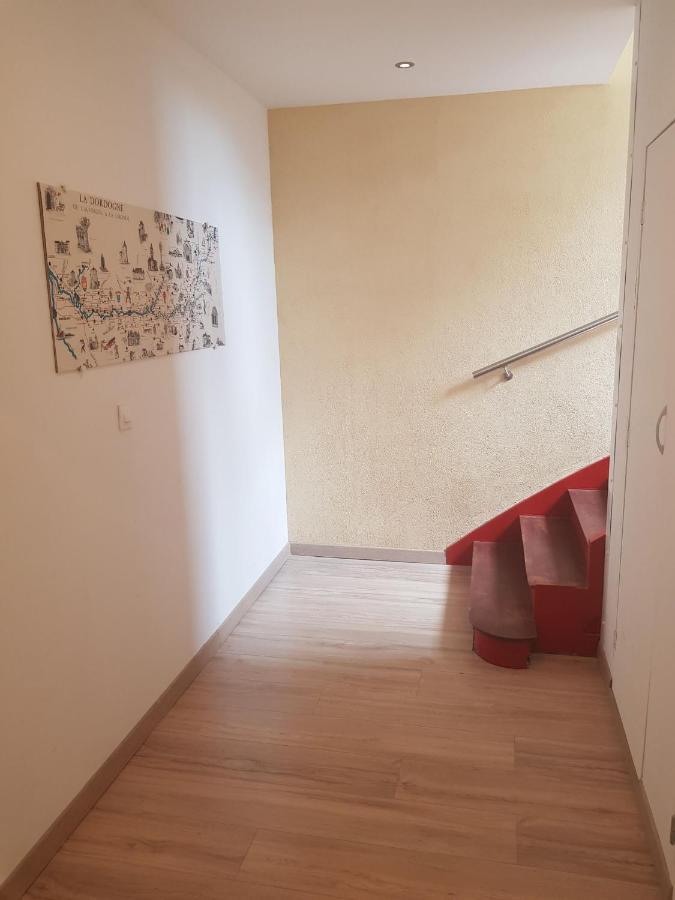 08 - Tres Joli Studio Tout Equipe Avec Parking Privatif Gratuit, Grand Fourgon Possible, Tout Le Linge De Maison Est Fourni Razac-sur-lʼIsle Exterior foto