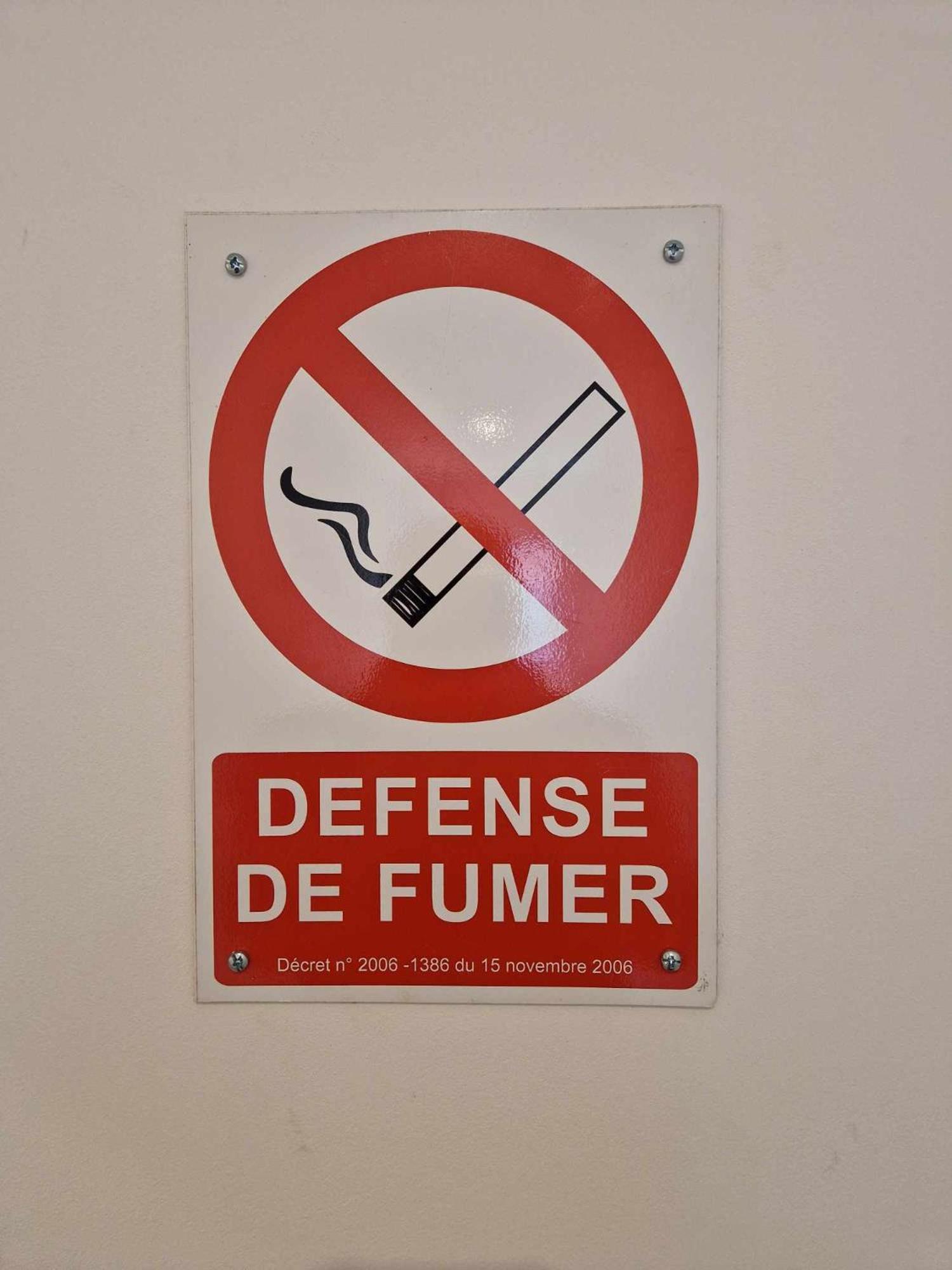 08 - Tres Joli Studio Tout Equipe Avec Parking Privatif Gratuit, Grand Fourgon Possible, Tout Le Linge De Maison Est Fourni Razac-sur-lʼIsle Exterior foto